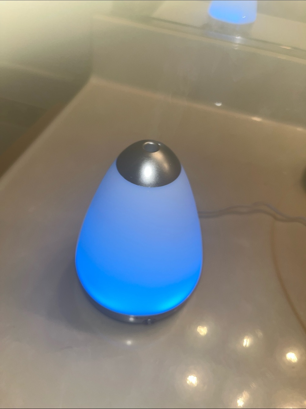 Essential Oil Diffuser in White - Picture 2 of 6